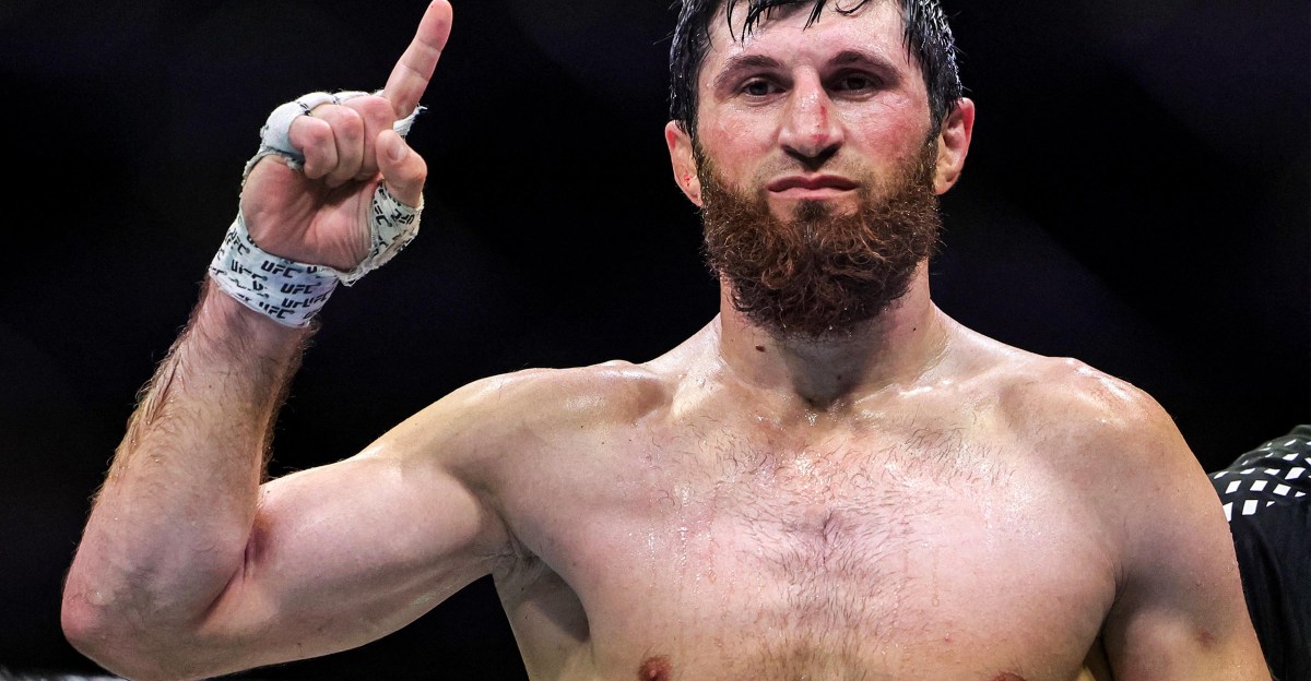 UFC Abu Dhabi : Magomed Ankalaev repousse Bogdan Guskov avec un knockout au cinquième round
